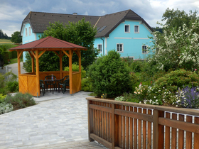 Seminarraum mit idyllischem Garten